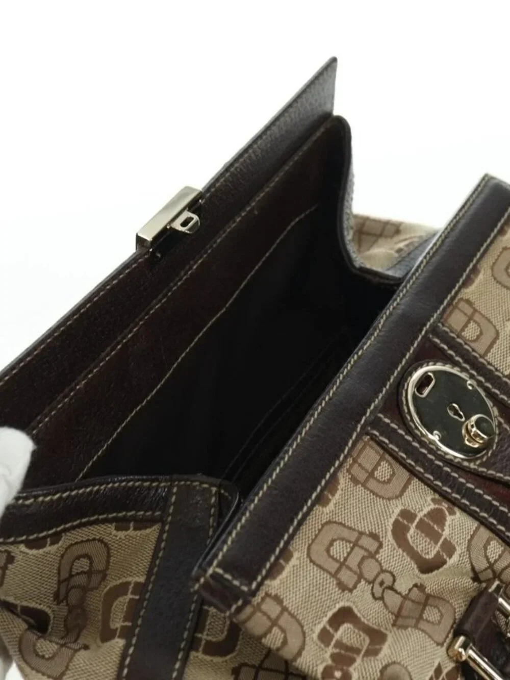 Gucci brand	gucci color	brown